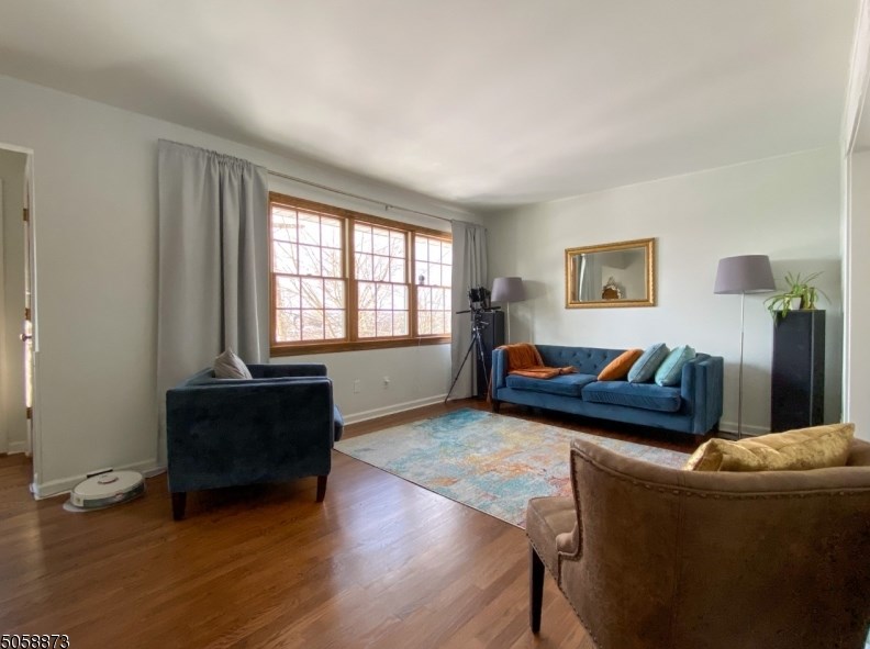 184 Highview Dr, West Paterson, NJ 07424