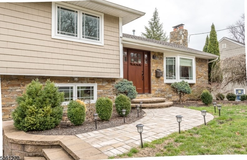 156 Beechwood Dr, Wayne, NJ 07470-5614