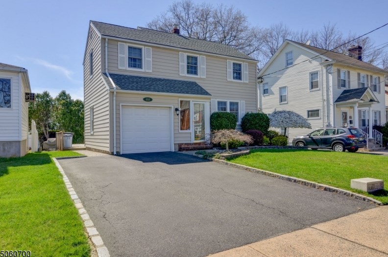 468 Clark Pl, Union Center, NJ 07083-7416