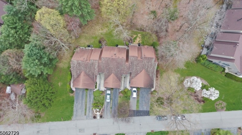 19 Quincy Ln #f, West Milford, NJ 07480