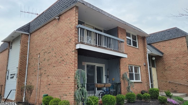 806 Eves Dr, Millstone, NJ 08844-4990