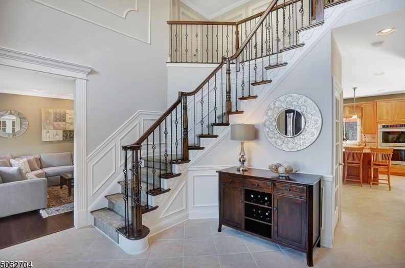 10 Hazelwood Ct, Warren, NJ 07059