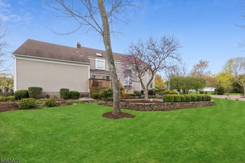 140 Woods End Dr, Basking Ridge, NJ 07920-1969