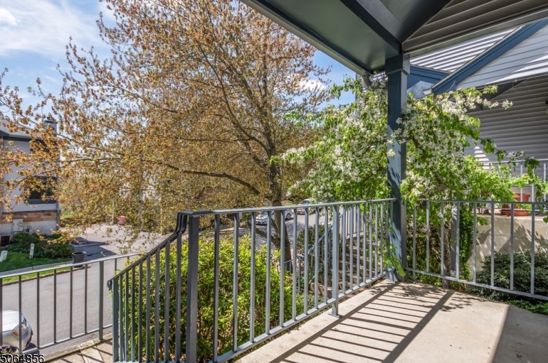 111 Overlook Dr, Hackettstown, NJ 07840