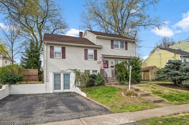 231 Maple Ave, Pompton Falls, NJ 07442-2422