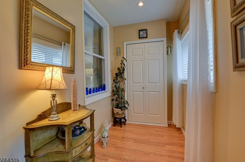 1122 Falls Ter, Union Center, NJ 07083-5829
