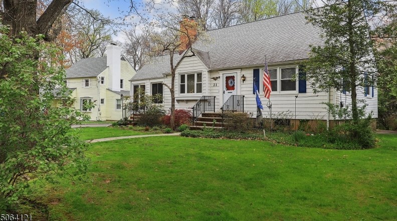 21 Forest Brook Dr, Plainfield, NJ 07060-4326