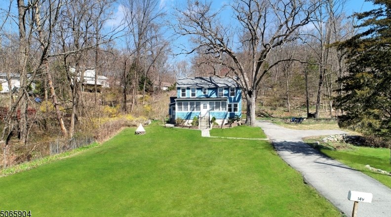 149 Union Ave, Bloomingdale, NJ 07403