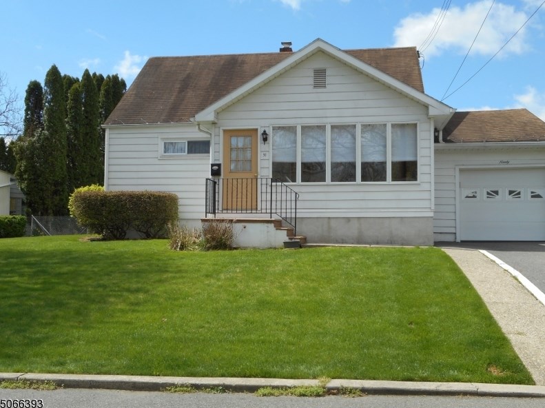 90 Riverview Rd, Delaware Park, NJ 08865-3548