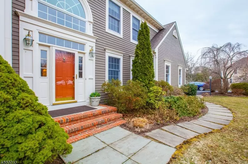 68 Deer Creek Dr, Basking Ridge, NJ 07920-2682