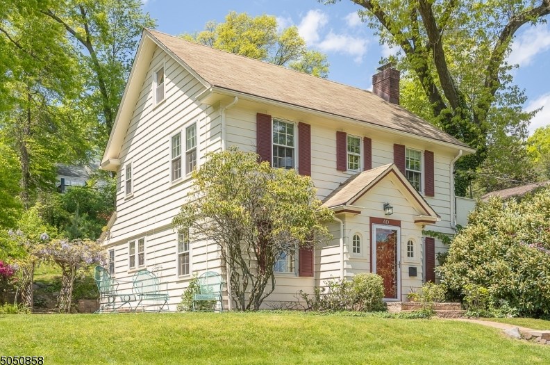 40 Winding Way, Town Center, NJ 07052