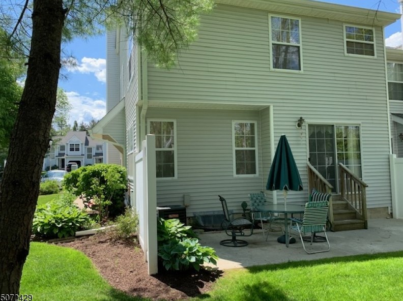 41 Weatherhill Rd, Hardyston, NJ 07419-1030