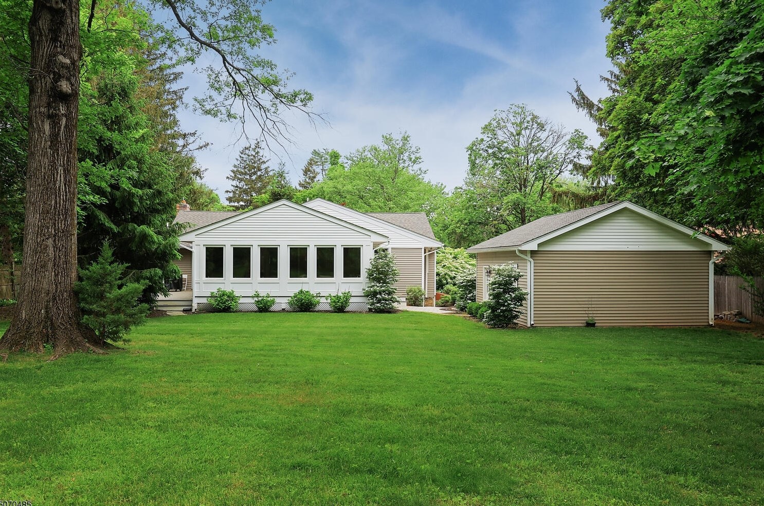 80 Spencer Rd, Basking Ridge, NJ 07920-1821