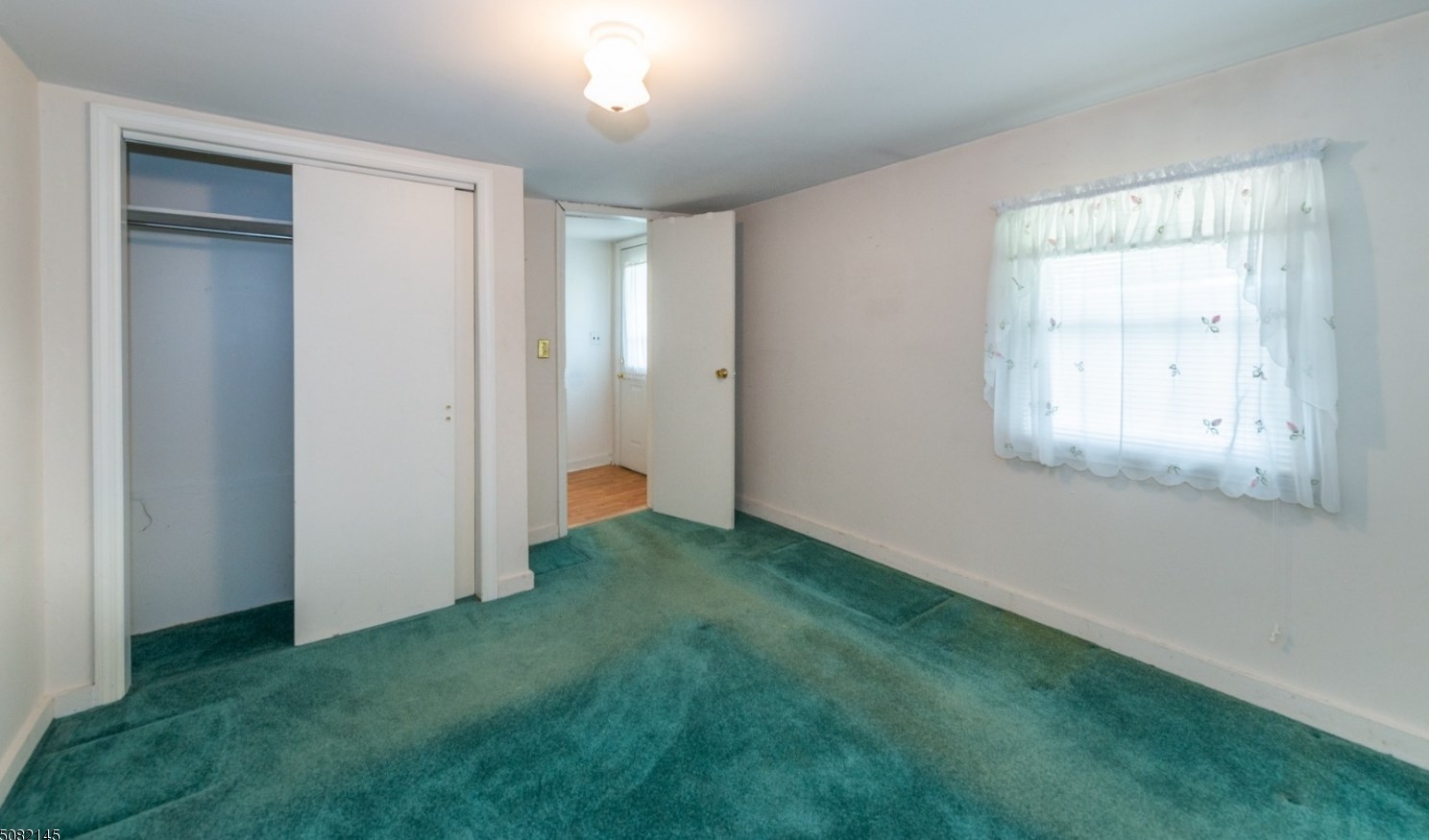 44 Woodland Ave, Whippany, NJ 07981