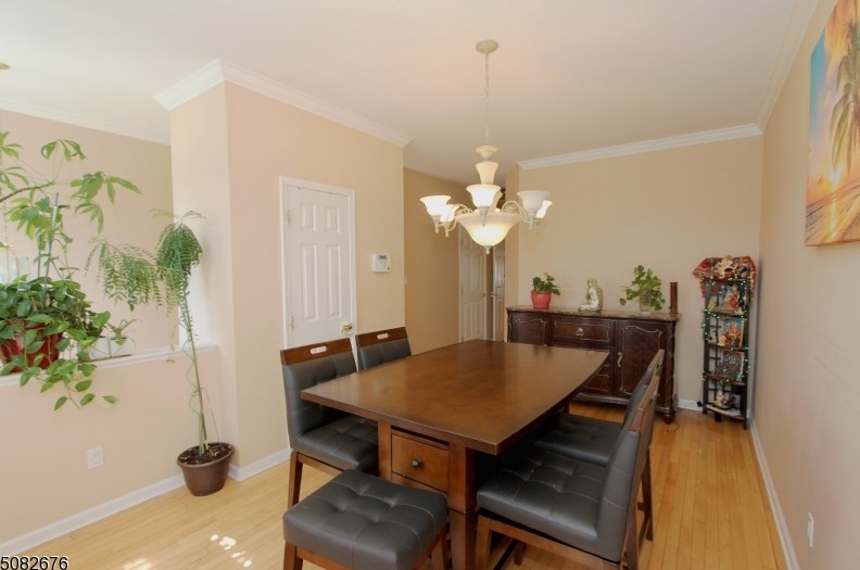 327 Wilshire Dr, Nutley, NJ 07110-3903