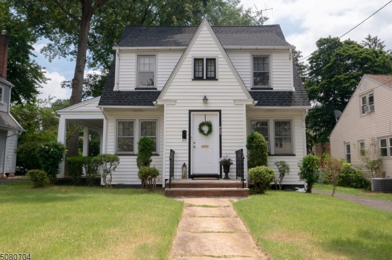 425 Catalpa Ave, Plainfield, NJ 07063-1815