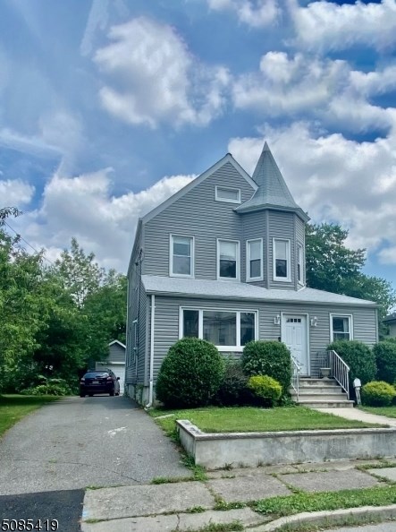 8 William St, Clifton, NJ 07014