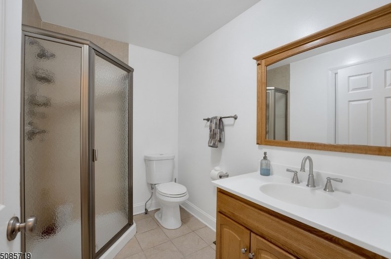 73 Cliff Hill Rd, Clifton NJ  07013-2309 exterior