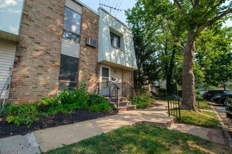 790 Eves Dr, Millstone, NJ 08844-4960