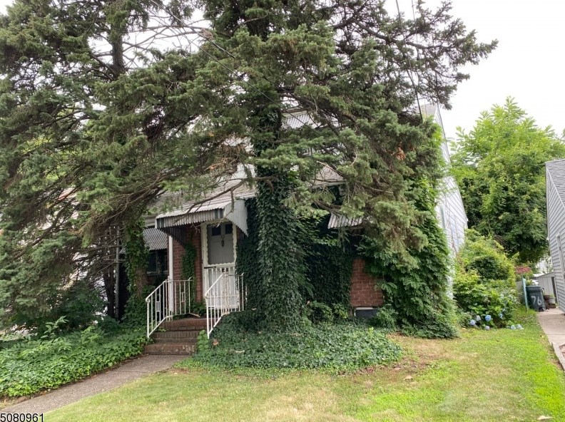 84 Martin Ave, Clifton, NJ 07012-1109