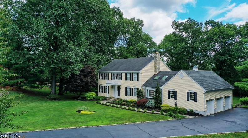 11 Cayuga Way, Basking Ridge, NJ 07920-2668