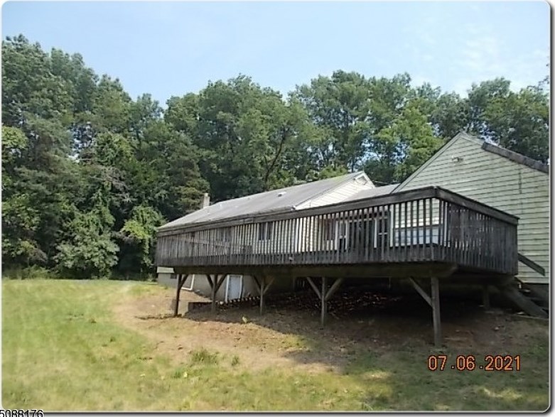 1 Church St, Great Meadows, NJ 07838