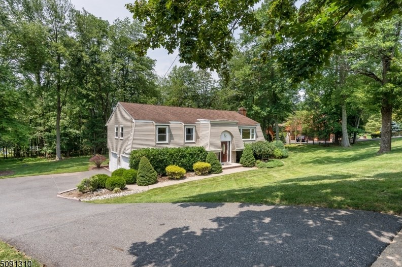 69 Passaic Valley Rd, Montville Township, NJ 07045-9677
