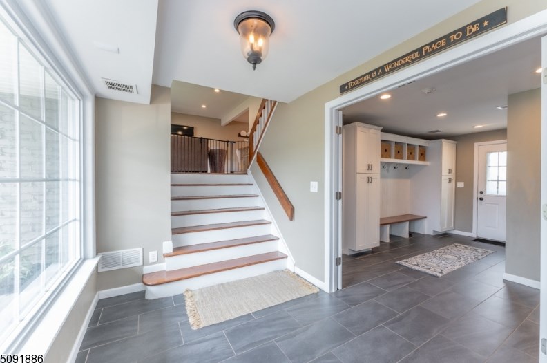 859 Galloping Hill Rd, Union Center, NJ 07083-7952