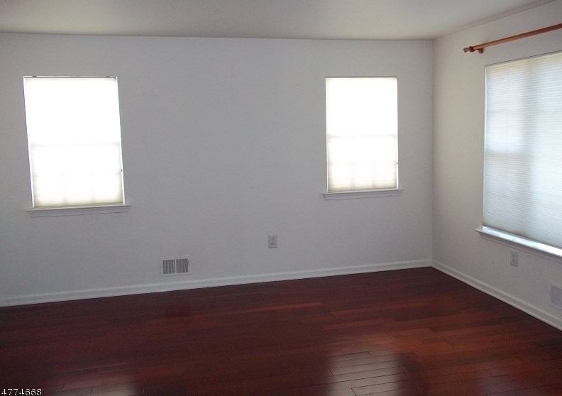 78 Nostrand Rd, Millstone, NJ 08844