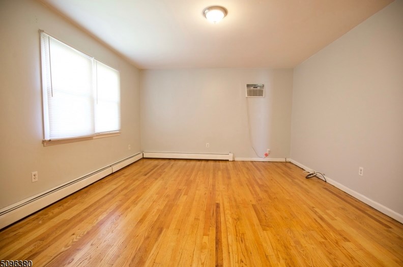 1640 Grier Ave, Linden NJ  07036-1620 exterior