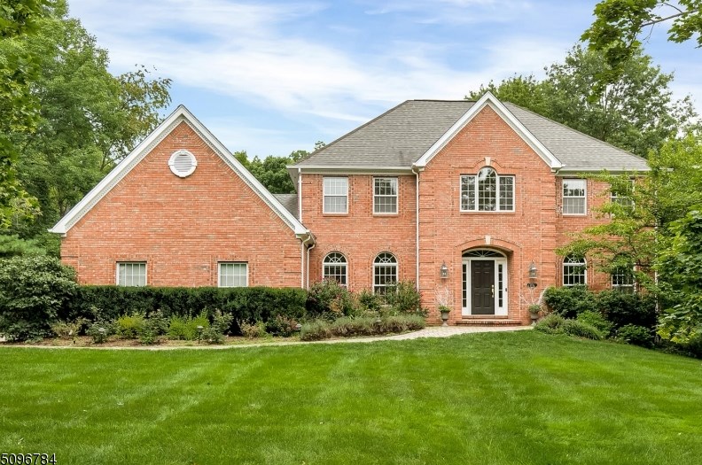 67 Bernard Dr, Basking Ridge, NJ 07920-2695