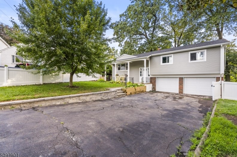 74 Lockwood Pl, Clifton, NJ 07012-1932