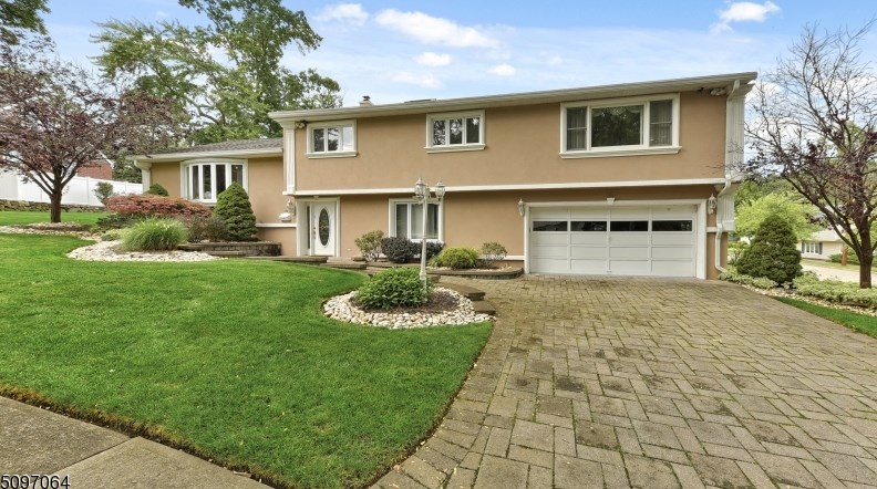 120 Birchwood Ter, Wayne, NJ 07470-3842