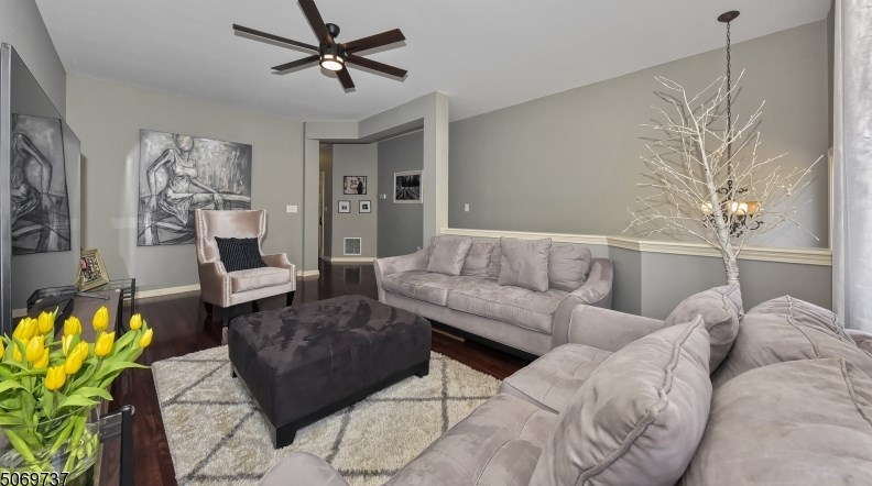 29 Devonshire Dr, Clifton, NJ 07013-2662