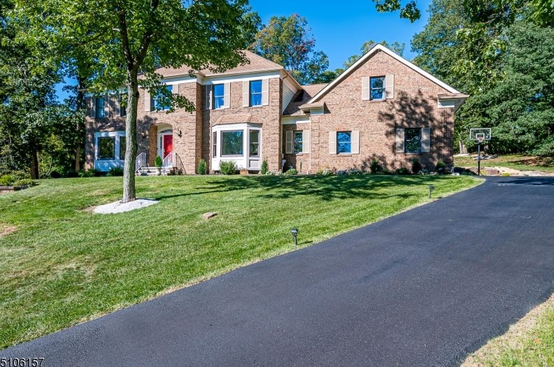 39 Martinsville Rd, Basking Ridge, NJ 07920-4100