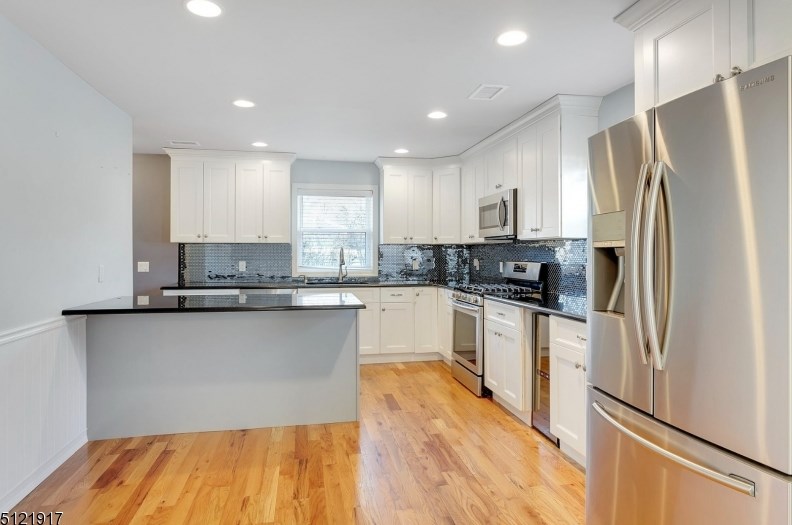 4 Henoch Ave, Clifton, NJ 07013-1520