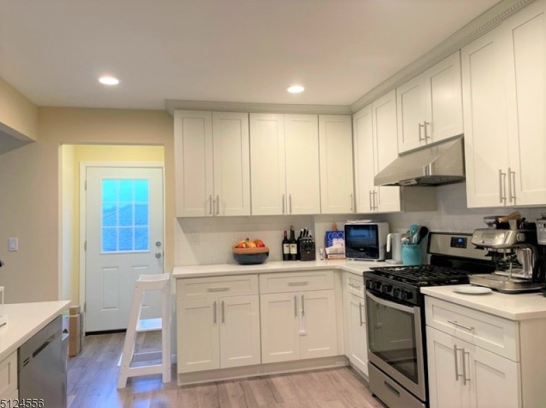49 Blaine St, Millburn NJ  07041-1145 exterior