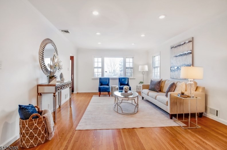 53 Sagamore Rd, Millburn, NJ 07041-2101