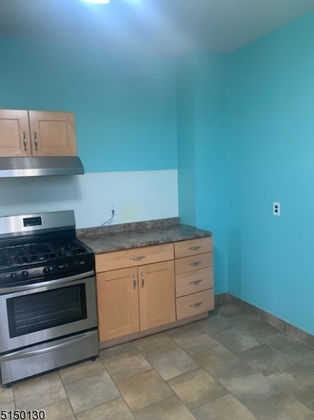 89 Getty Ave, Clifton, NJ 07011-2358