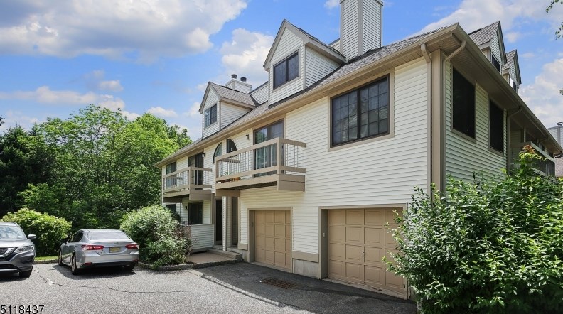 2701 Hemlock Pl, Basking Ridge, NJ 07920-3138