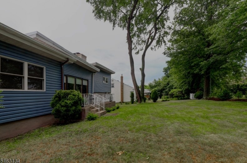 35 Lehigh Ave, Clifton, NJ 07012-1816