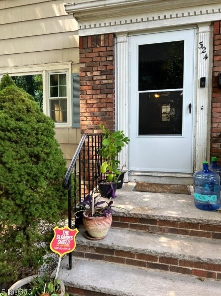 324 Hillman Pl, Plainfield, NJ 07063-1725
