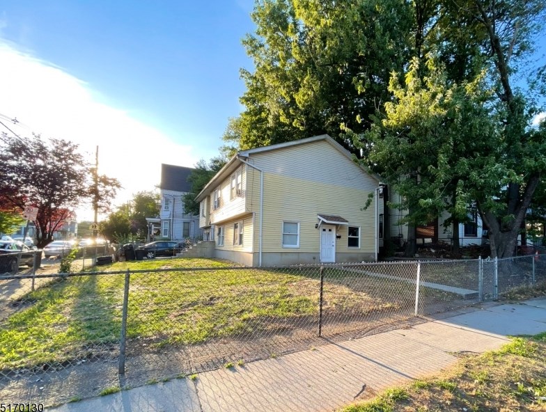 678-680 E 23rd St, Paterson, NJ 07504