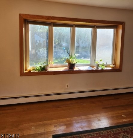 126 Stout Ave, Middlesex, NJ 08846-1158
