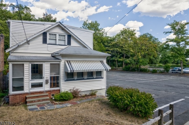 20 Brookside Dr, Millburn, NJ 07041-1605