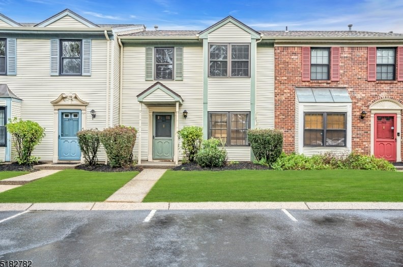 482 Townsend Ct, Piscataway, NJ 08854