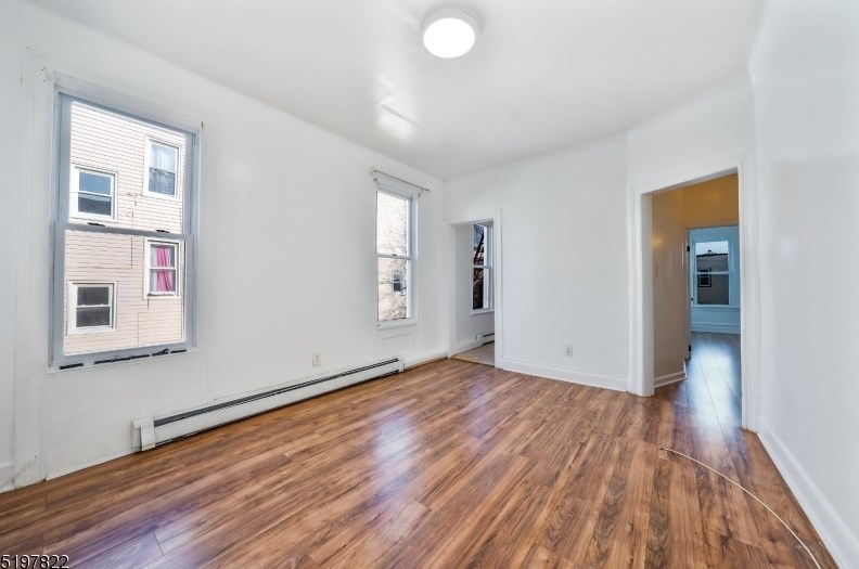 152 Chadwick Ave, Newark NJ  07108-1830 exterior