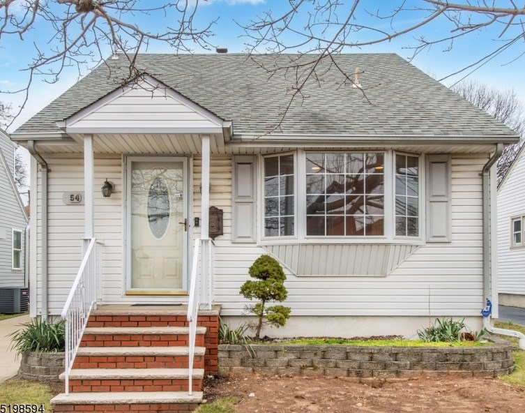 54 Clifton Blvd, Clifton, NJ 07011-3814