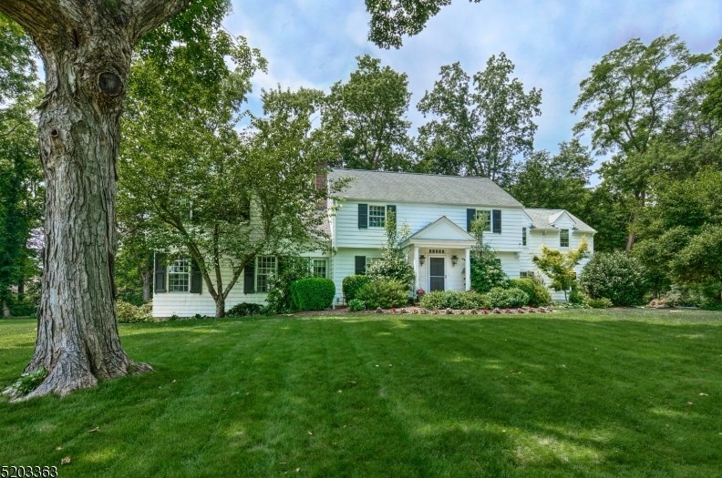 33 Sunnybrook Rd, Basking Ridge, NJ 07920-1128