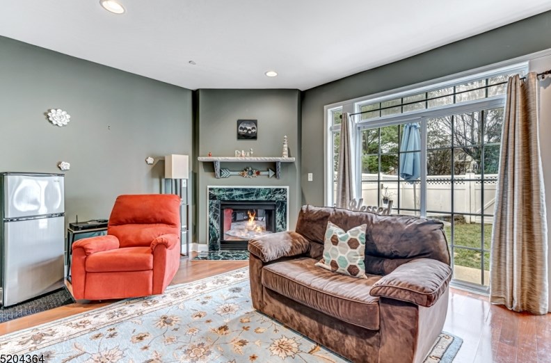 16 Sundance Way, Delaware Park, NJ 08865-5713